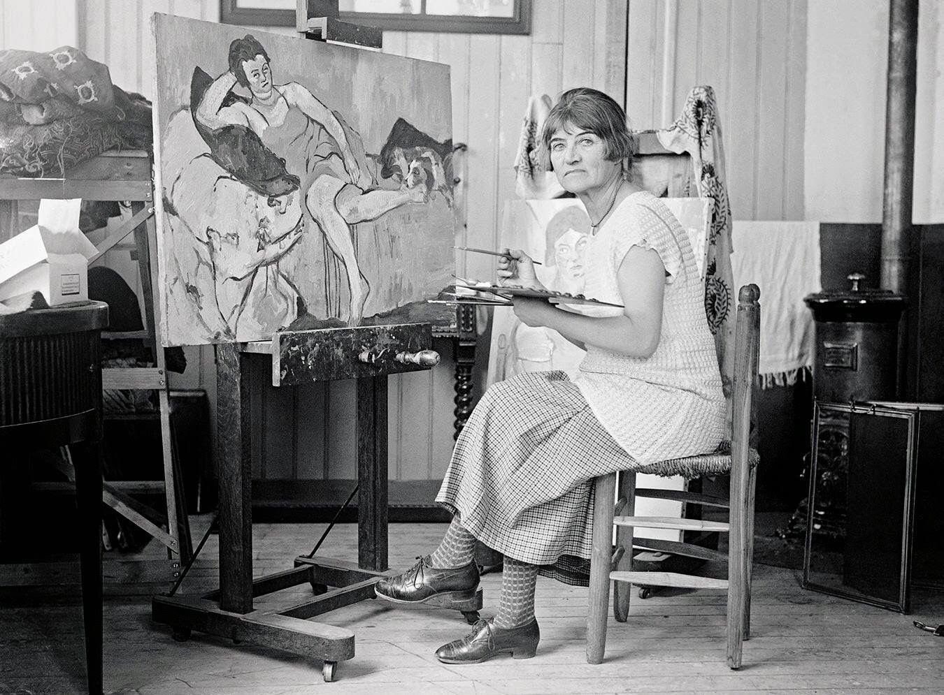 Suzanne Valadon i sit atelier i Paris.